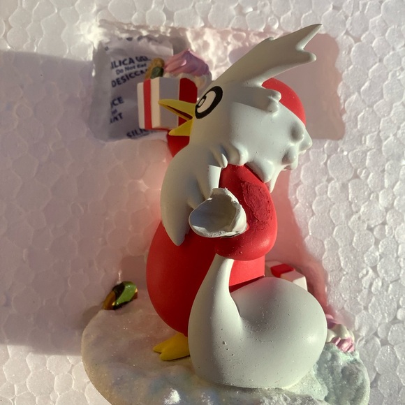 New Delibitd Christmas Edition Pokémon Standing Figurine Error Manufactured - Picture 10 of 16